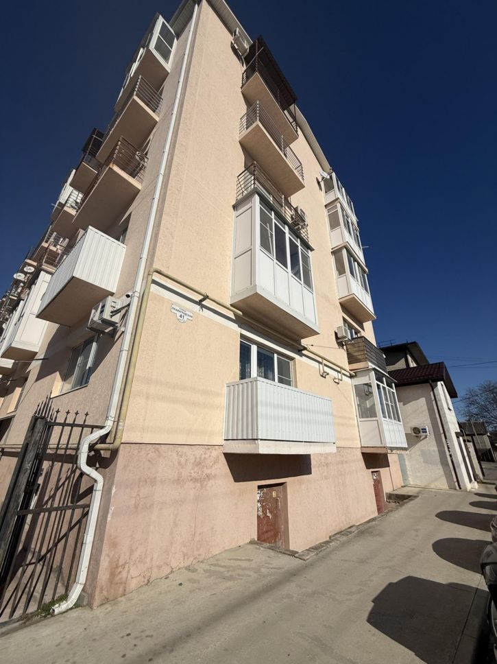 2-комн квартира Ленинградская улица, 41