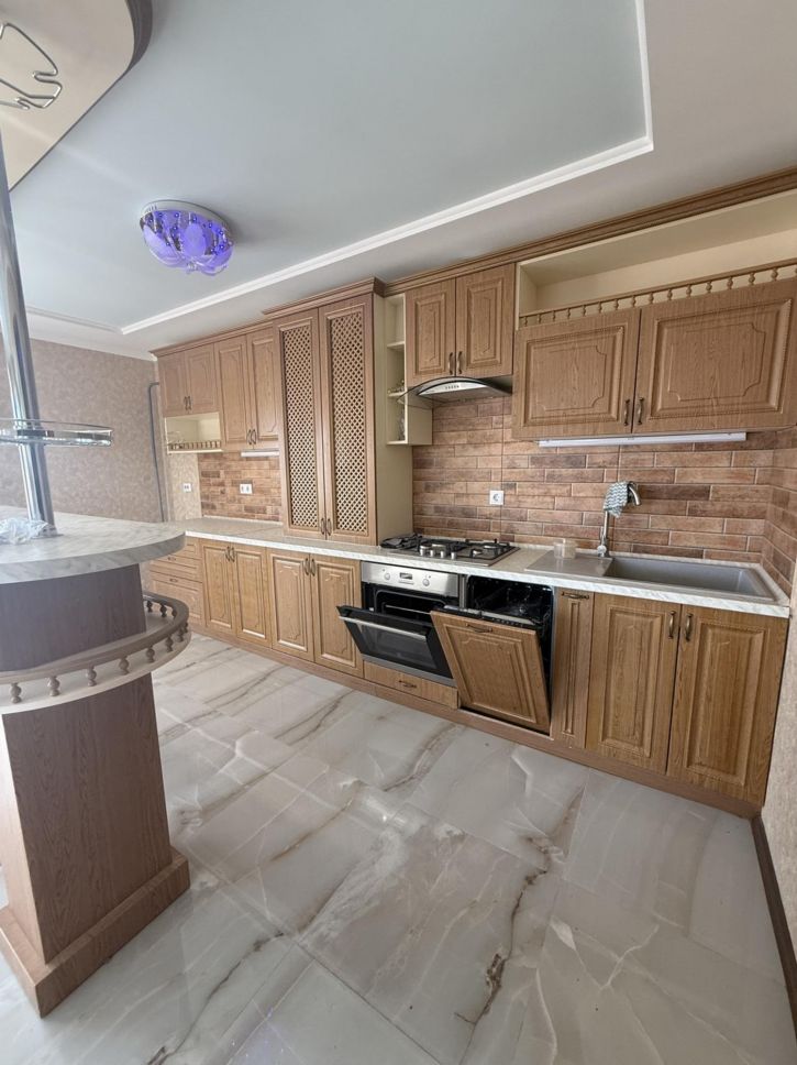 2-комн квартира Ленинградская улица, 41