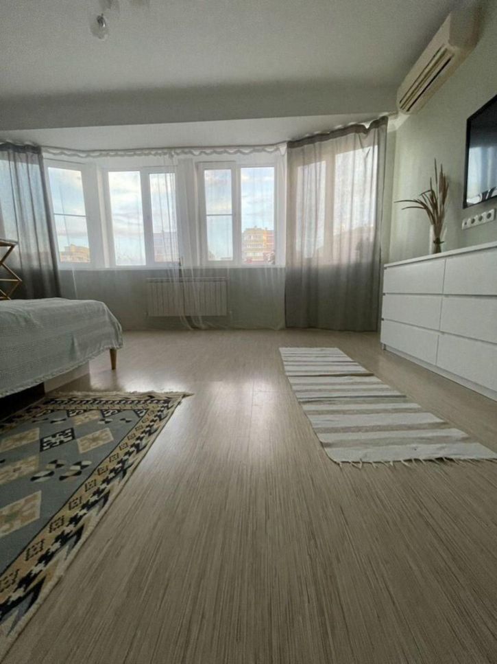 2-комн квартира Лазурная улица, 18