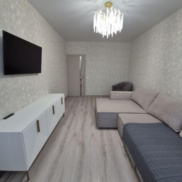 2-комн квартира улица Омелькова, 93