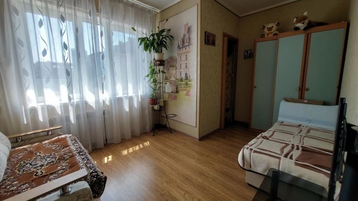 4-комн квартира улица Тургенева, 291