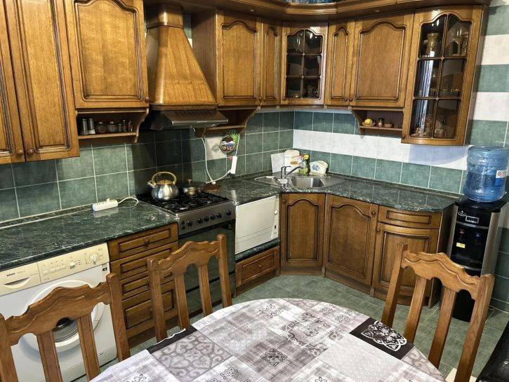 2-комн квартира улица Самбурова, 258