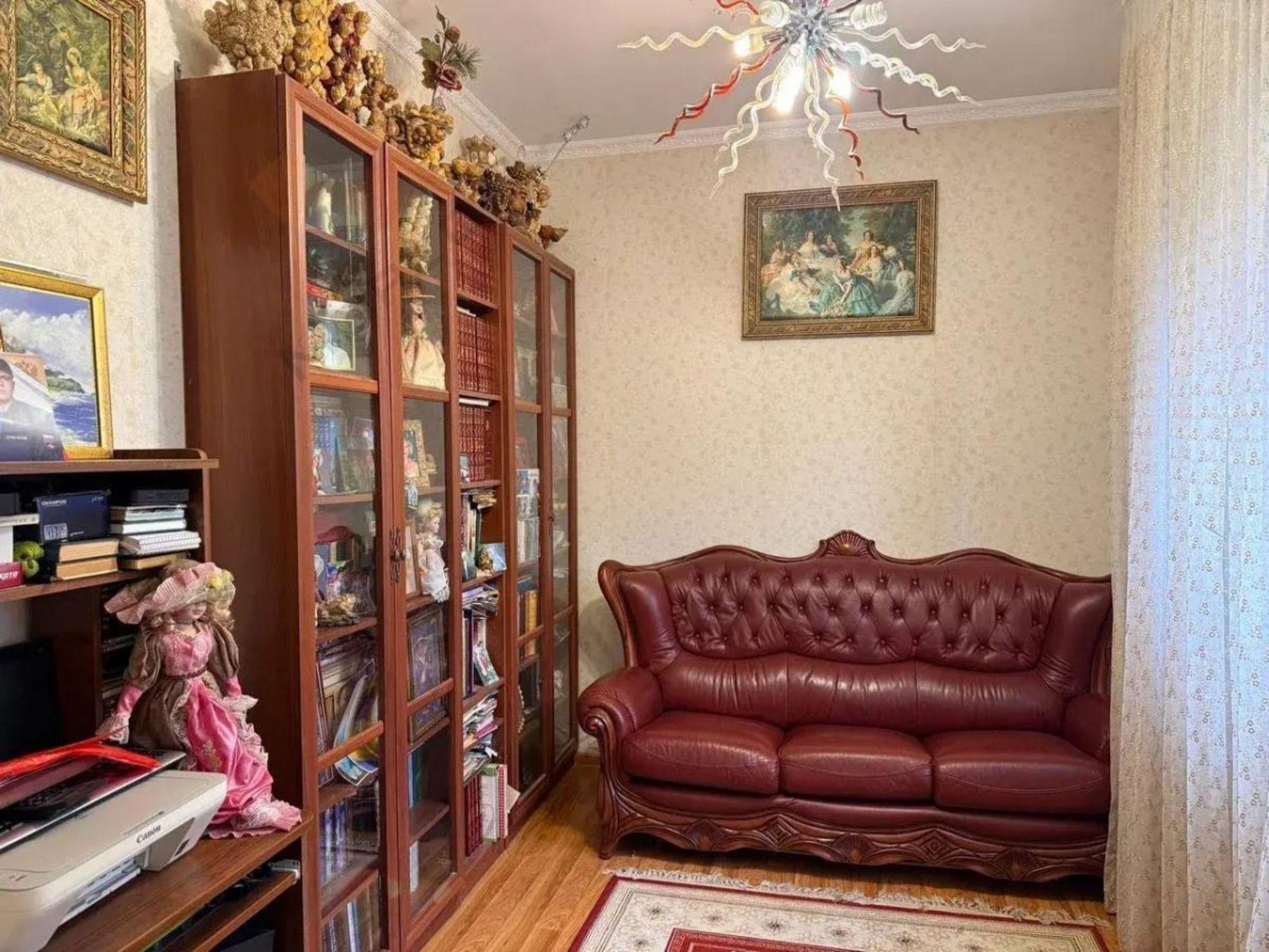 Купить дачу, дом, коттедж за 52 500 000 рублей на Толстого ул, 47