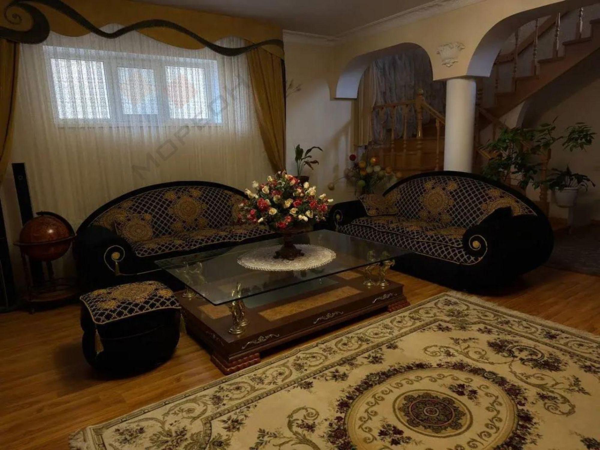 Купить дачу, дом, коттедж за 52 500 000 рублей на Толстого ул, 47