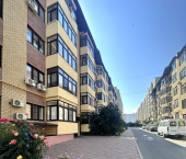 1-комн, 38кв м, этаж 1/5 улица Ленина, 180к7