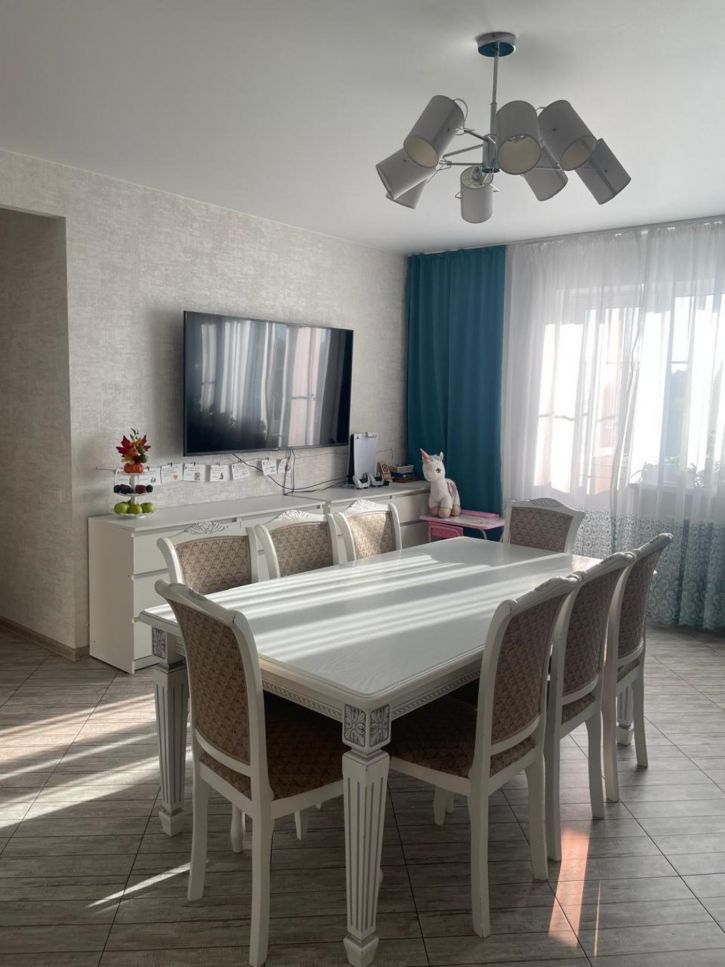 3-комн квартира Ленинградская улица, 41