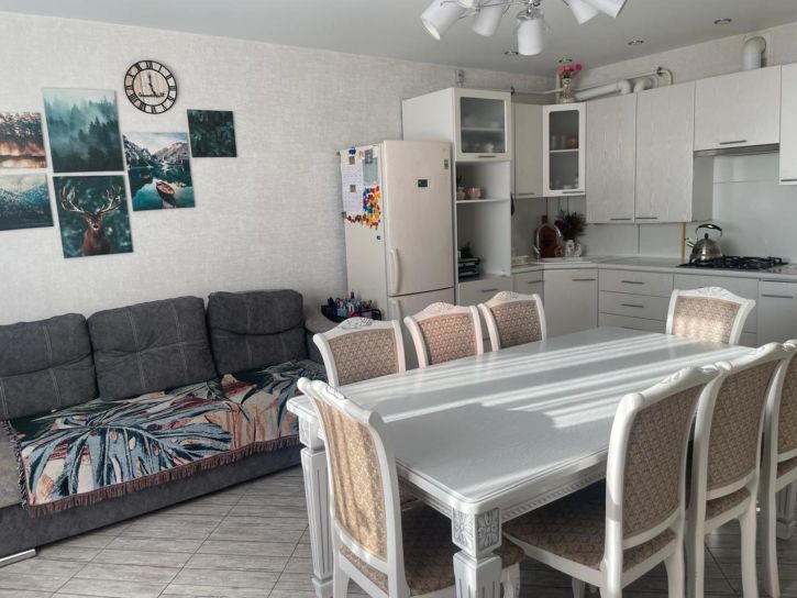 3-комн квартира Ленинградская улица, 41