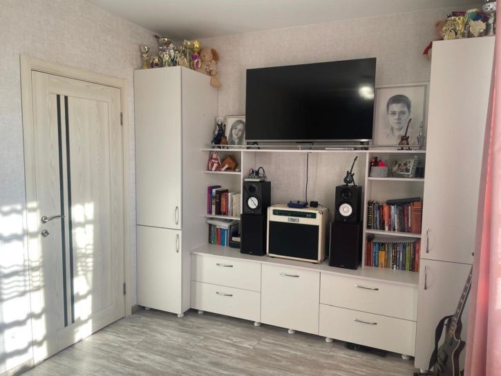 3-комн квартира Ленинградская улица, 41