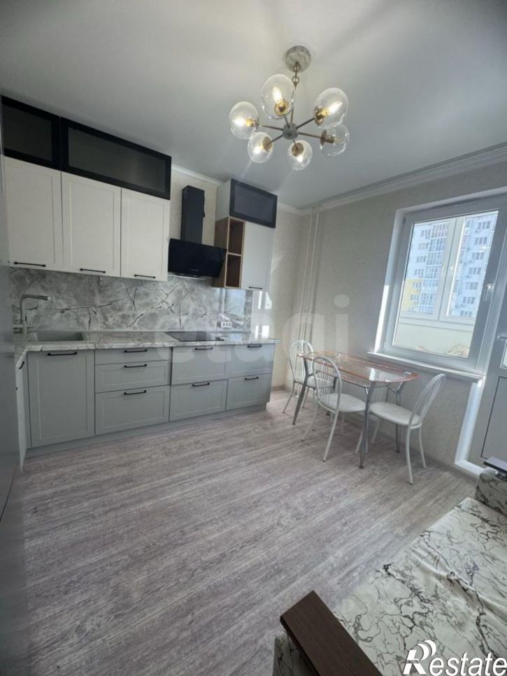 2-комн квартира улица Адмирала Пустошкина, 22 с10,  д. 22 с10