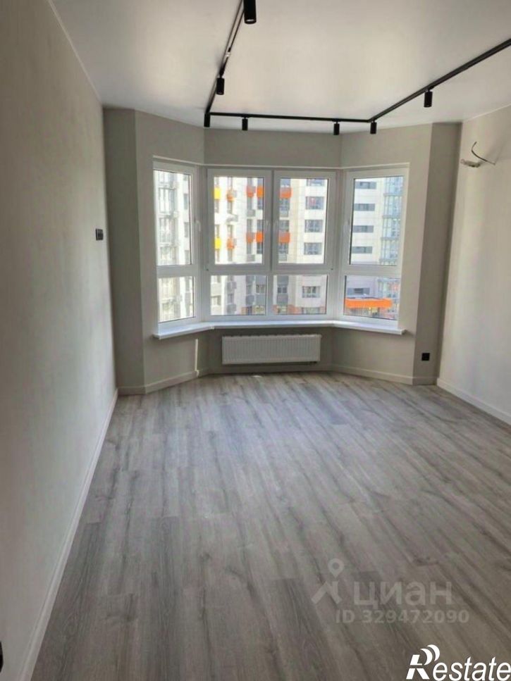 2-комн квартира улица Крылова, 13 к3,  д. 13 к3