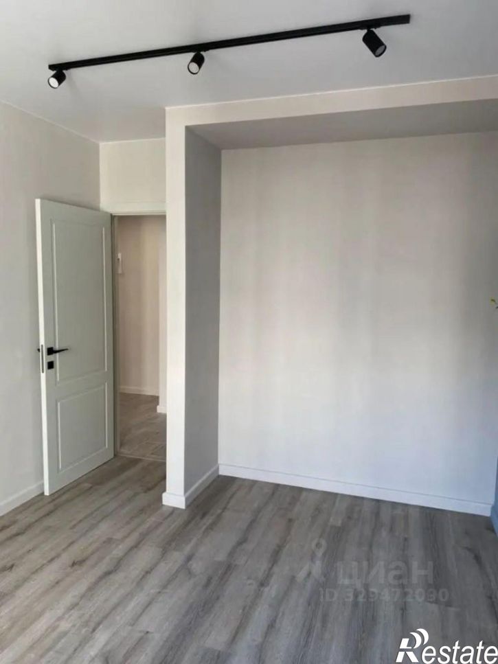 2-комн квартира улица Крылова, 13 к3,  д. 13 к3