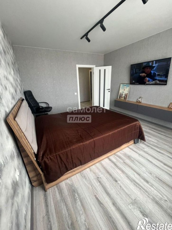2-комн квартира улица Крылова, 13 к1,  д. 13 к1