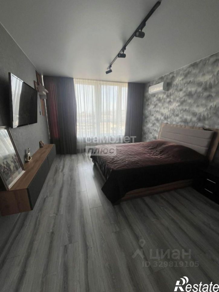 2-комн квартира улица Крылова, 13 к1,  д. 13 к1