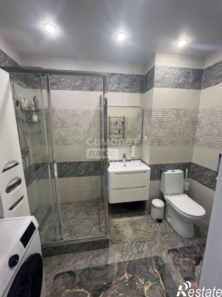 2-комн квартира улица Крылова, 13 к1,  д. 13 к1