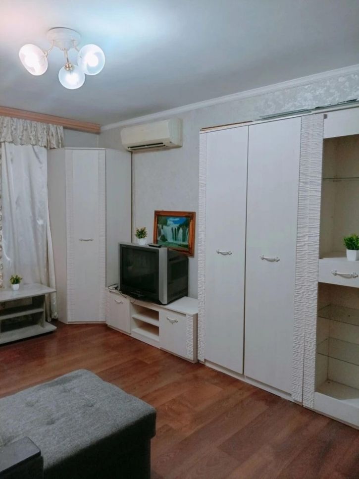 1-комн квартира Стахановская улица, 3