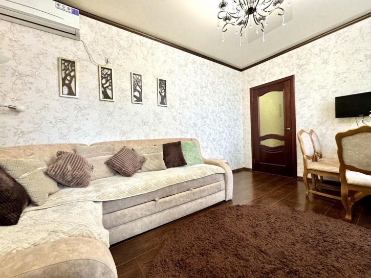 2-комн квартира улица Краснозелёных, 14