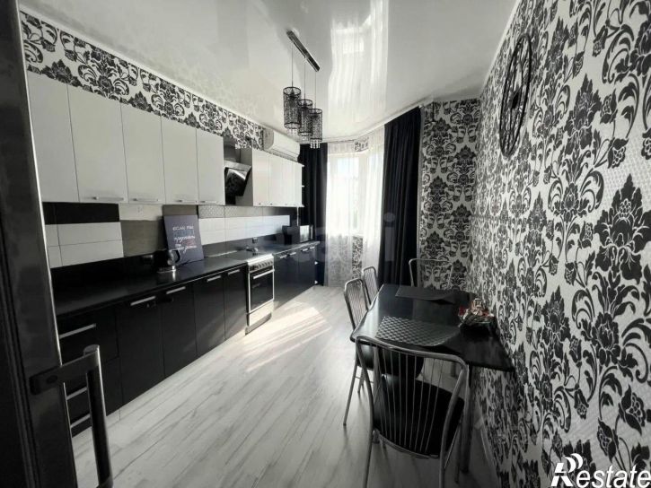 2-комн квартира улица Крылова, 23 к2,  д. 23 к2