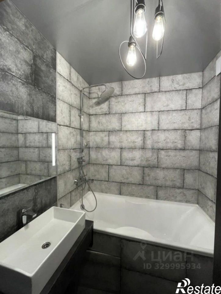 2-комн квартира улица Крылова, 23 к2,  д. 23 к2