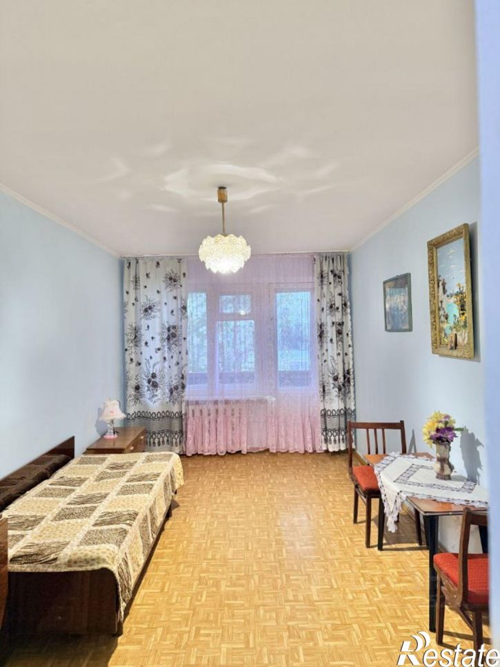3-комн квартира 12-й микрорайон, 7