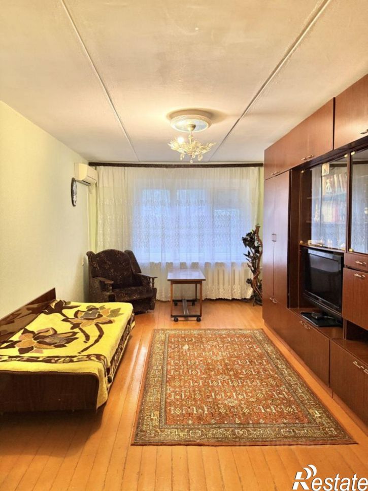 3-комн квартира 12-й микрорайон, 7