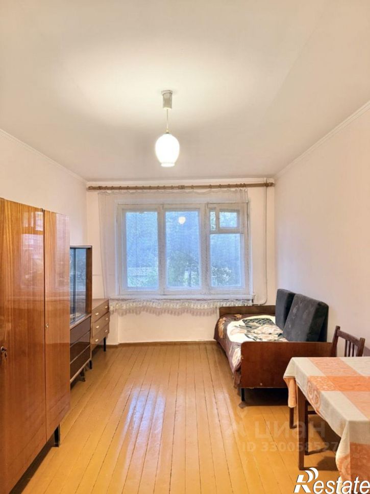 3-комн квартира 12-й микрорайон, 7