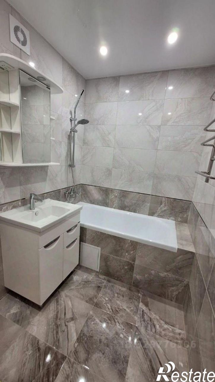 2-комн квартира ул Адмирала Пустошкина, 22 10,  д. 22 10,  к. 10
