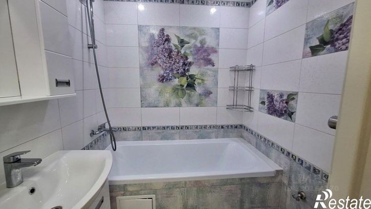 2-комн квартира ул Адмирала Пустошкина, 22 4,  д. 22 4,  к. 4