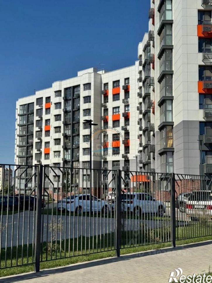 2-комн квартира улица Крылова, 17/1,  д. 17/1