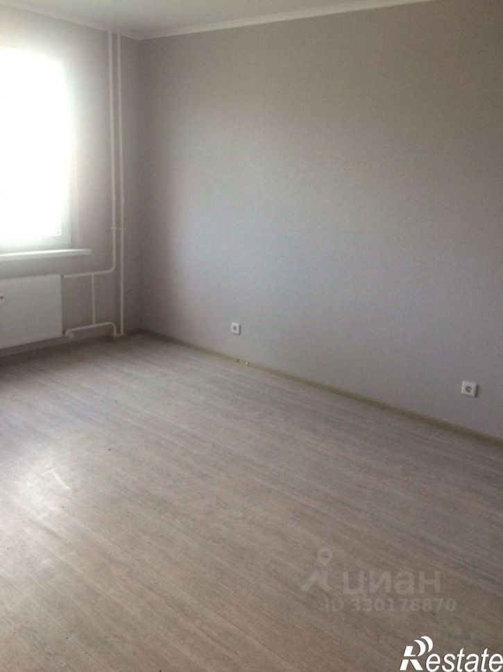 1-комн квартира улица Адмирала Пустошкина, 22 с8,  д. 22 с8