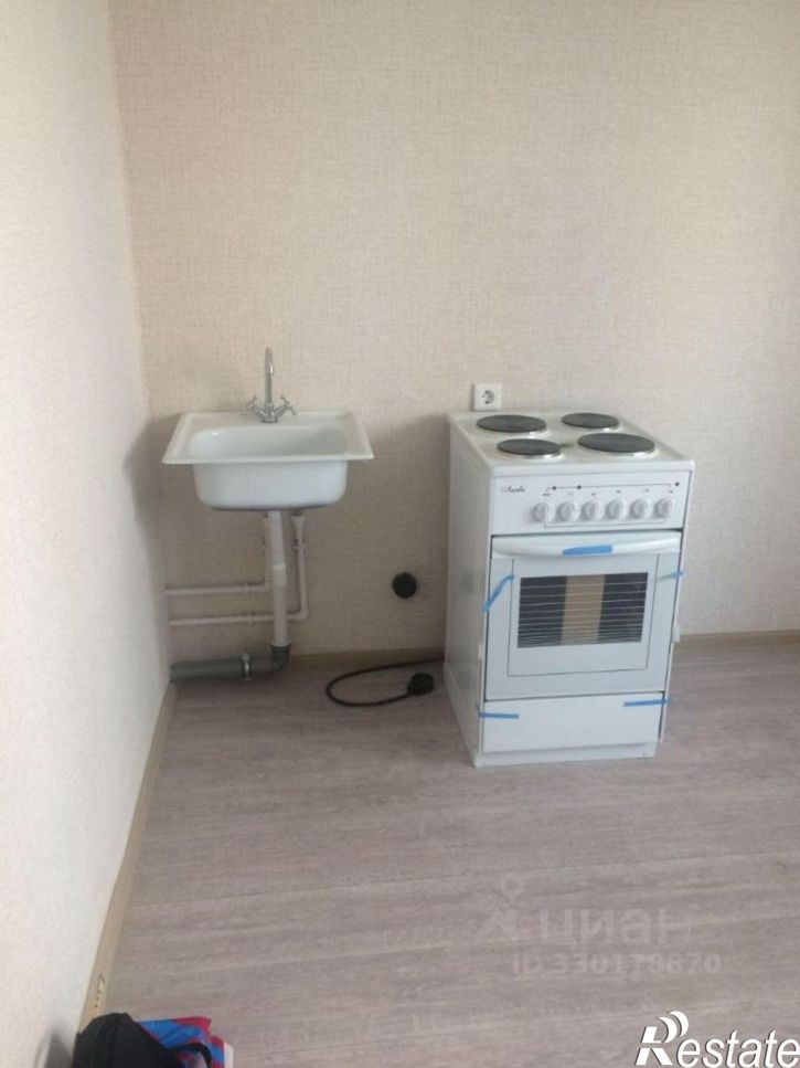 1-комн квартира улица Адмирала Пустошкина, 22 с8,  д. 22 с8
