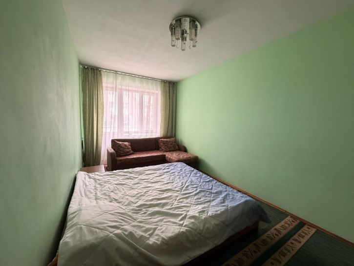 3-комн квартира улица Самбурова, 258