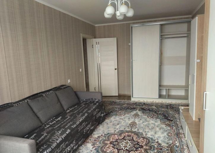 3-комн квартира улица Адмирала Пустошкина, 22к4