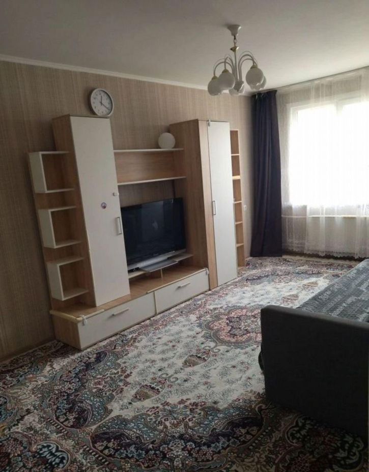 3-комн квартира улица Адмирала Пустошкина, 22к4