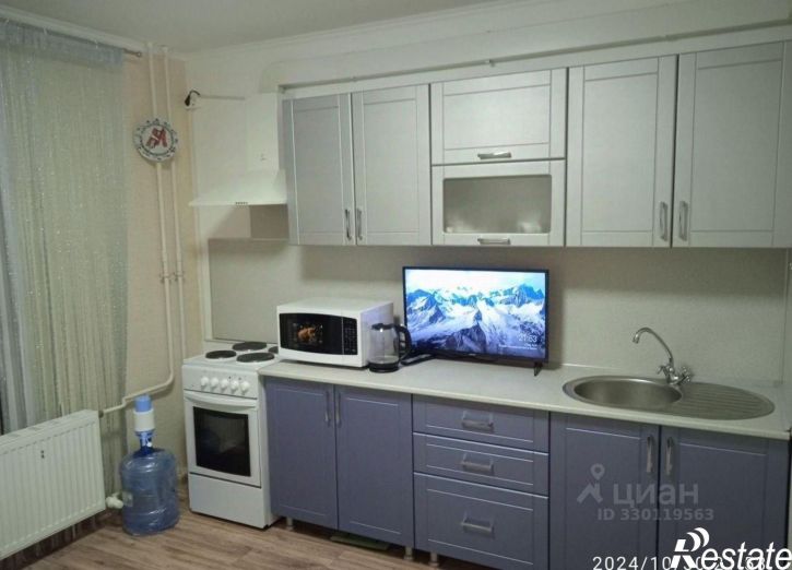 1-комн квартира ул Адмирала Пустошкина, 22 10,  д. 22 10,  к. 10