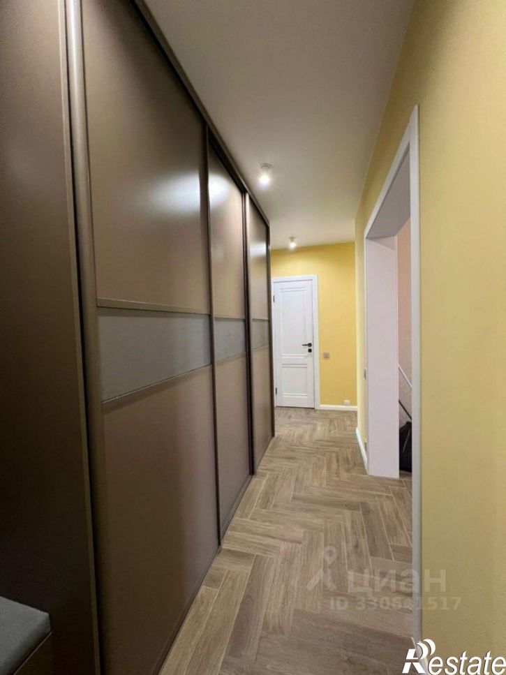 2-комн квартира улица Крылова, 13 к3,  д. 13 к3