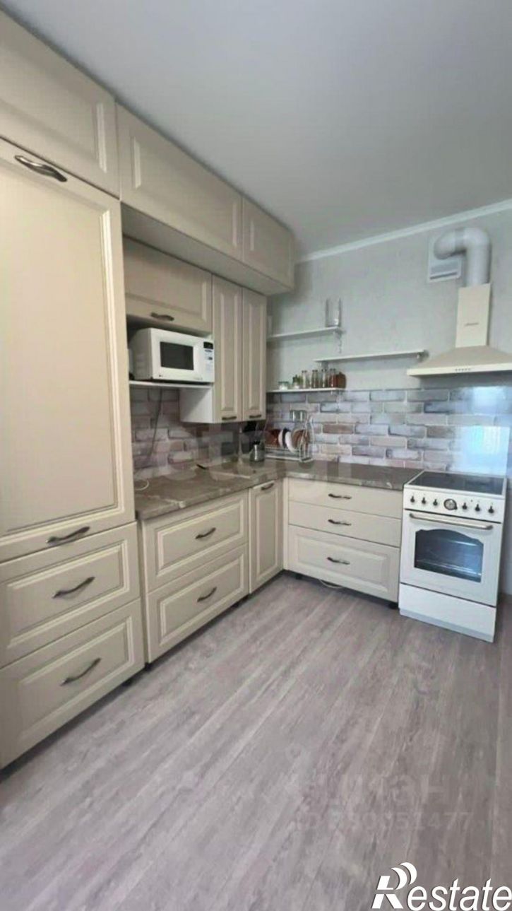 2-комн квартира улица Адмирала Пустошкина, 22 с1,  д. 22 с1