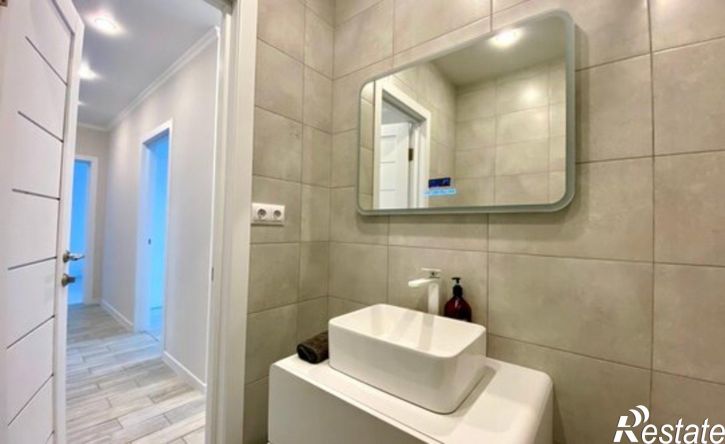 2-комн квартира улица Крылова, 13 к2,  д. 13 к2