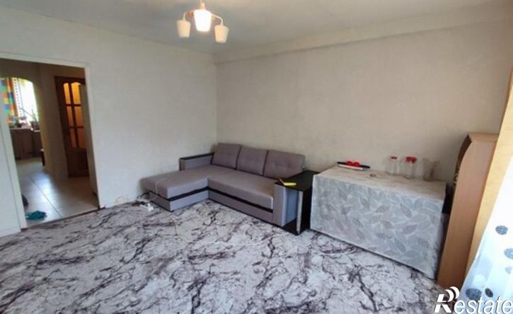 3-комн квартира 12-й микрорайон, 20