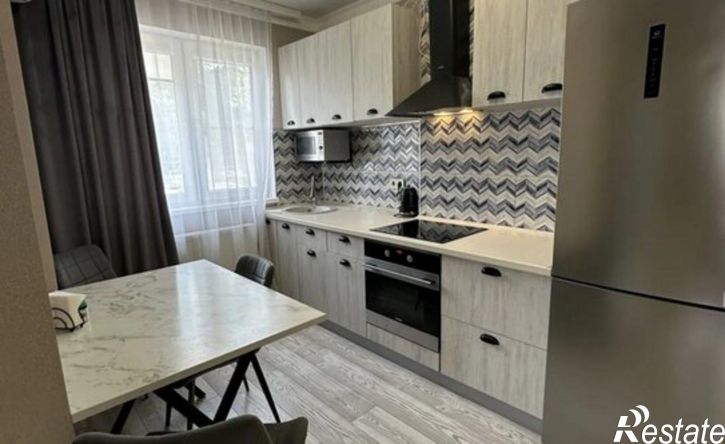 2-комн квартира 12-й микрорайон, 36А