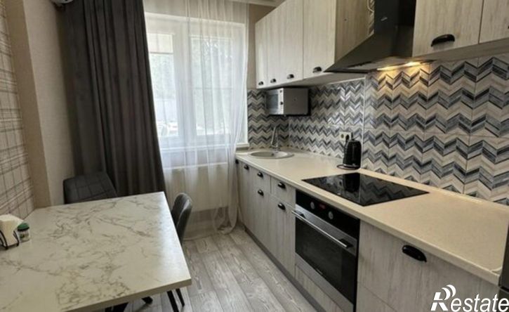 2-комн квартира 12-й микрорайон, 36А