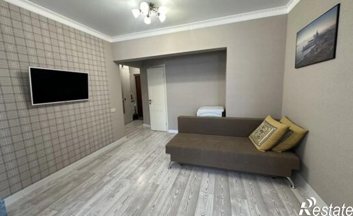 2-комн квартира 12-й микрорайон, 36А