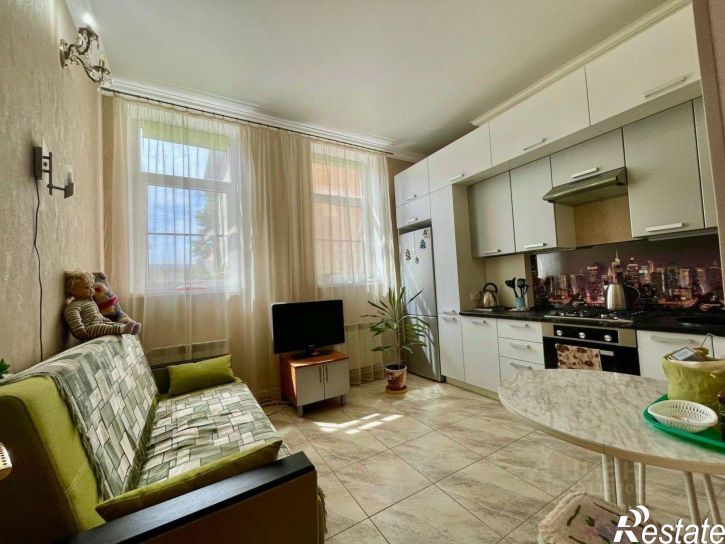 2-комн квартира улица Кати Соловьяновой, 84,  д. 84