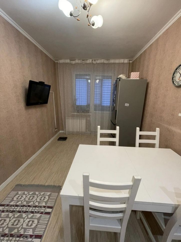 2-комн квартира Лазурная улица, 18