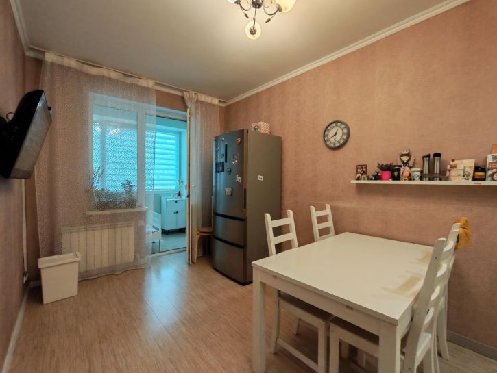 2-комн квартира Лазурная улица, 18