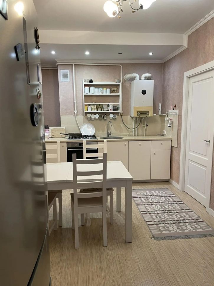 2-комн квартира Лазурная улица, 18
