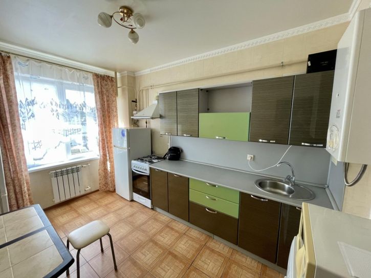 2-комн квартира Черноморская улица, 61