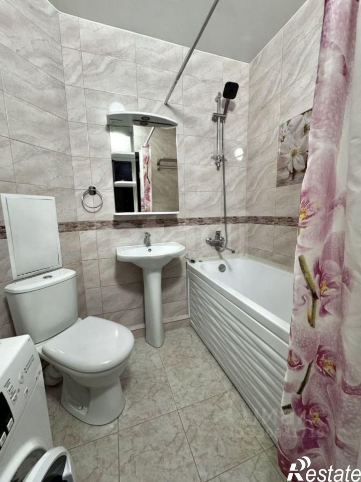 1-комн квартира Лазурная улица, 10 к1,  д. 10 к1