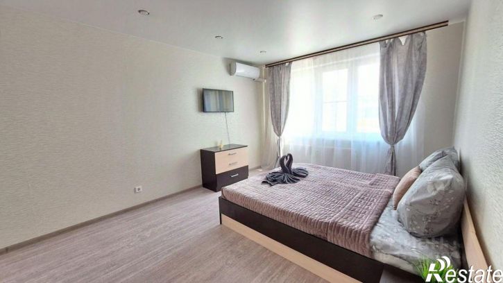 1-комн квартира ул Адмирала Пустошкина, 22 7,  д. 22 7,  к. 7