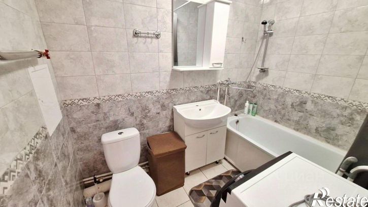 1-комн квартира ул Адмирала Пустошкина, 22 7,  д. 22 7,  к. 7
