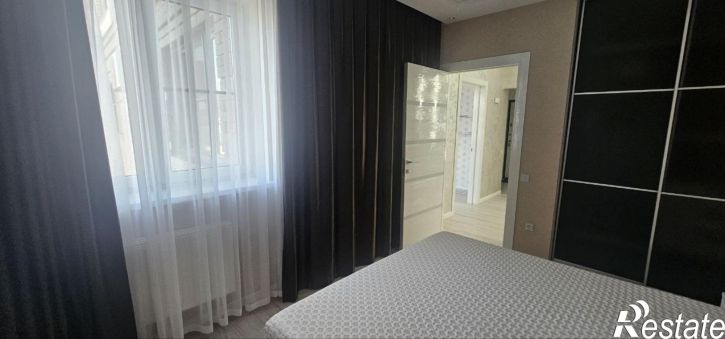 2-комн квартира улица Толстого, 130к2